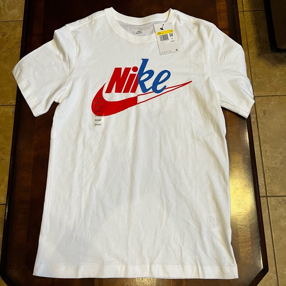 Men’s Nike Shirt